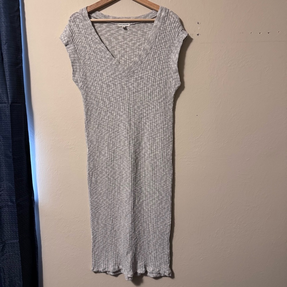 Earthbound v neck knit short sleeve dress Size Medium